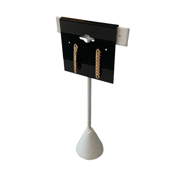 Matte Goldtone Linear Chainlink Drop Earrings. - Picture 4 of 5